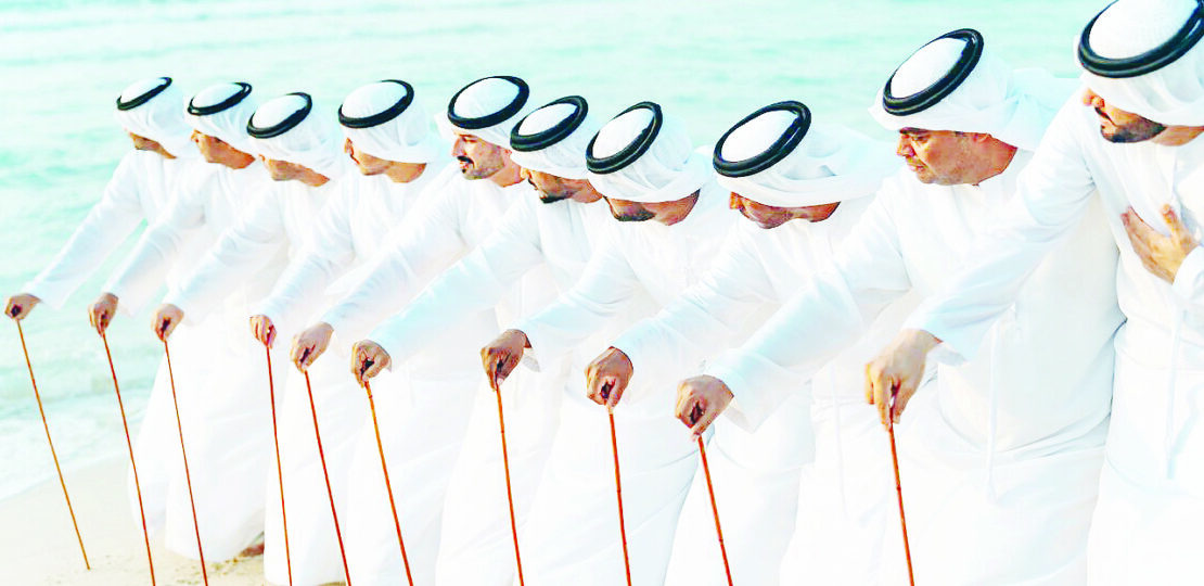 الرقصات الشعبية الإماراتية.. تعبير حي عن القيم والأصالة