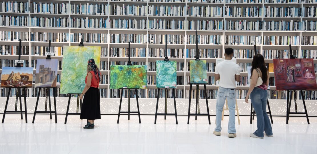 300 مبدع يحتفلون اليوم العالمي للفن في مكتبة محمد بن راشد