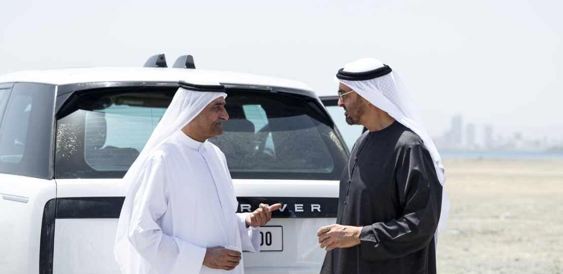 محمد بن زايد وحمد الشرقي يبحثان شؤون الوطن والمواطن ويتفقدان ميناء الفجيرة (فيديو)